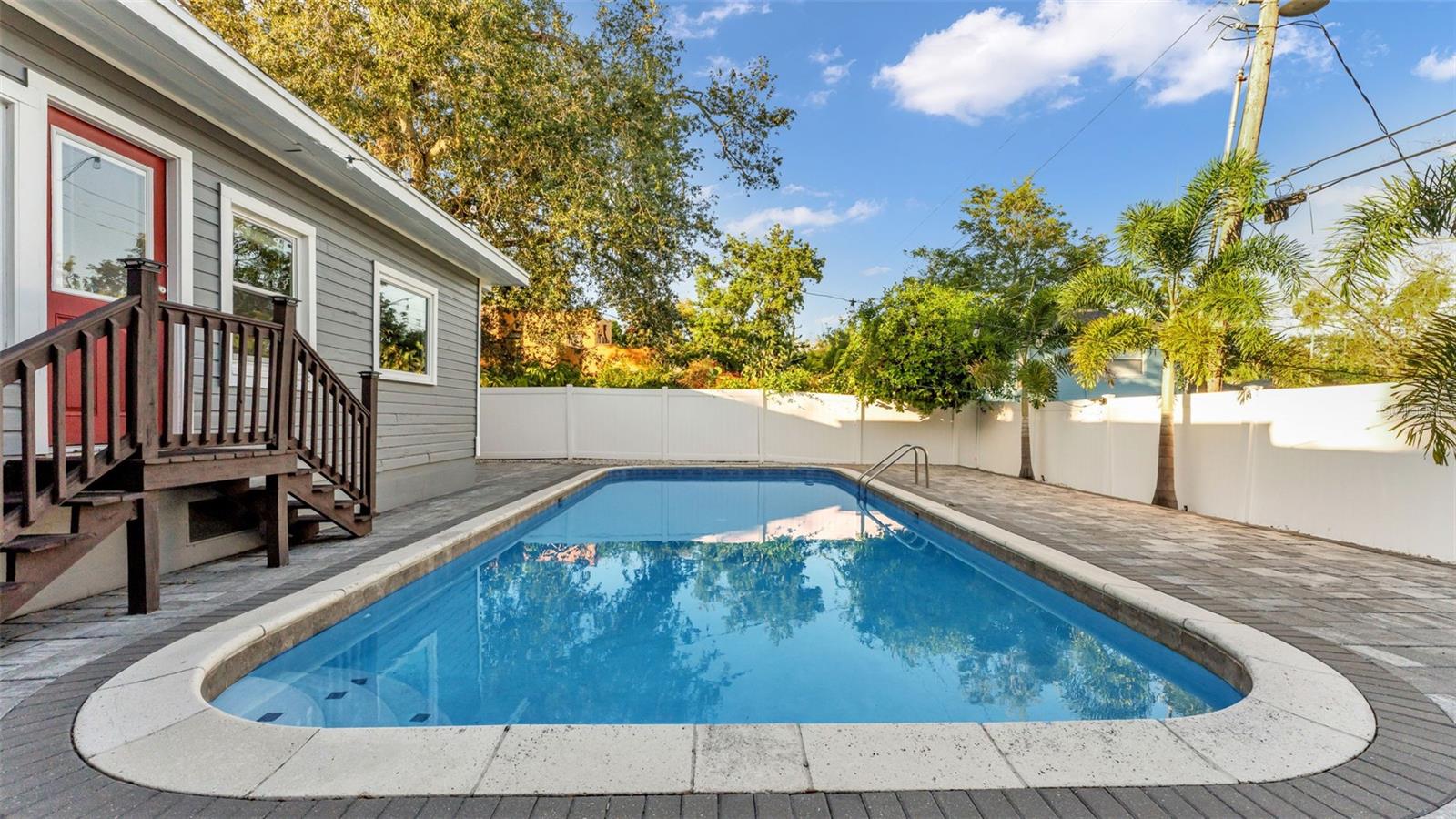 Image 37 of 47 For 2422 Coventry Ave