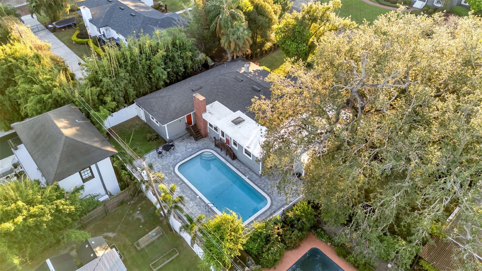 Image 39 of 47 For 2422 Coventry Ave