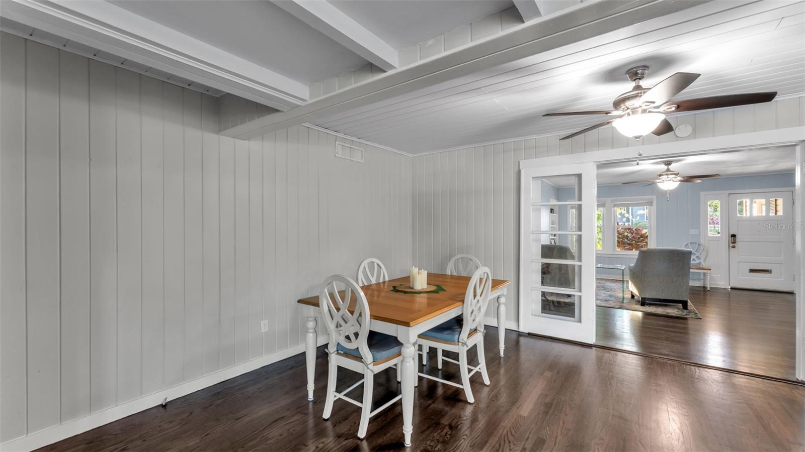 Image 8 of 47 For 2422 Coventry Ave