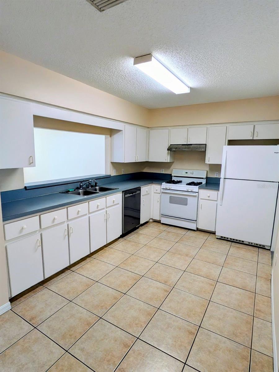 Image 4 of 12 For 2376 Isle Royale Court Se