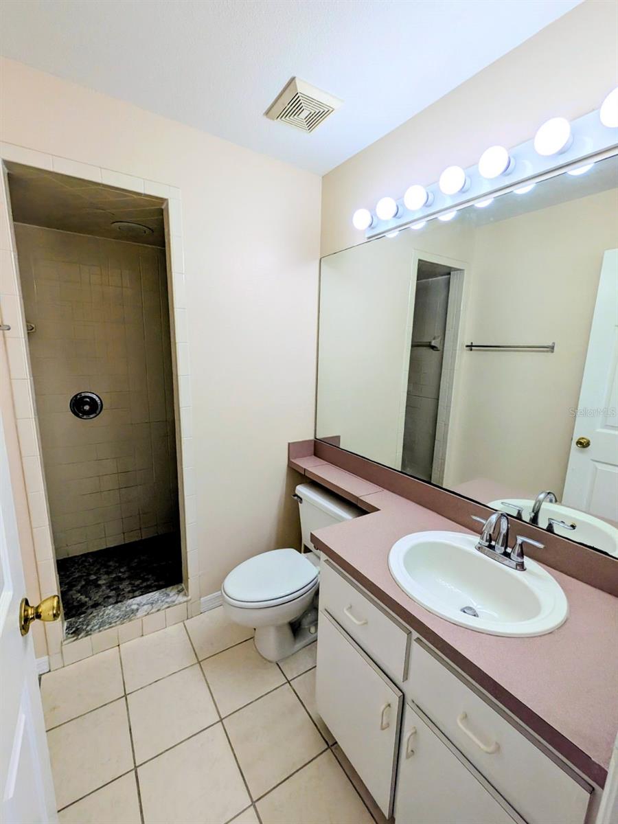 Image 7 of 12 For 2376 Isle Royale Court Se