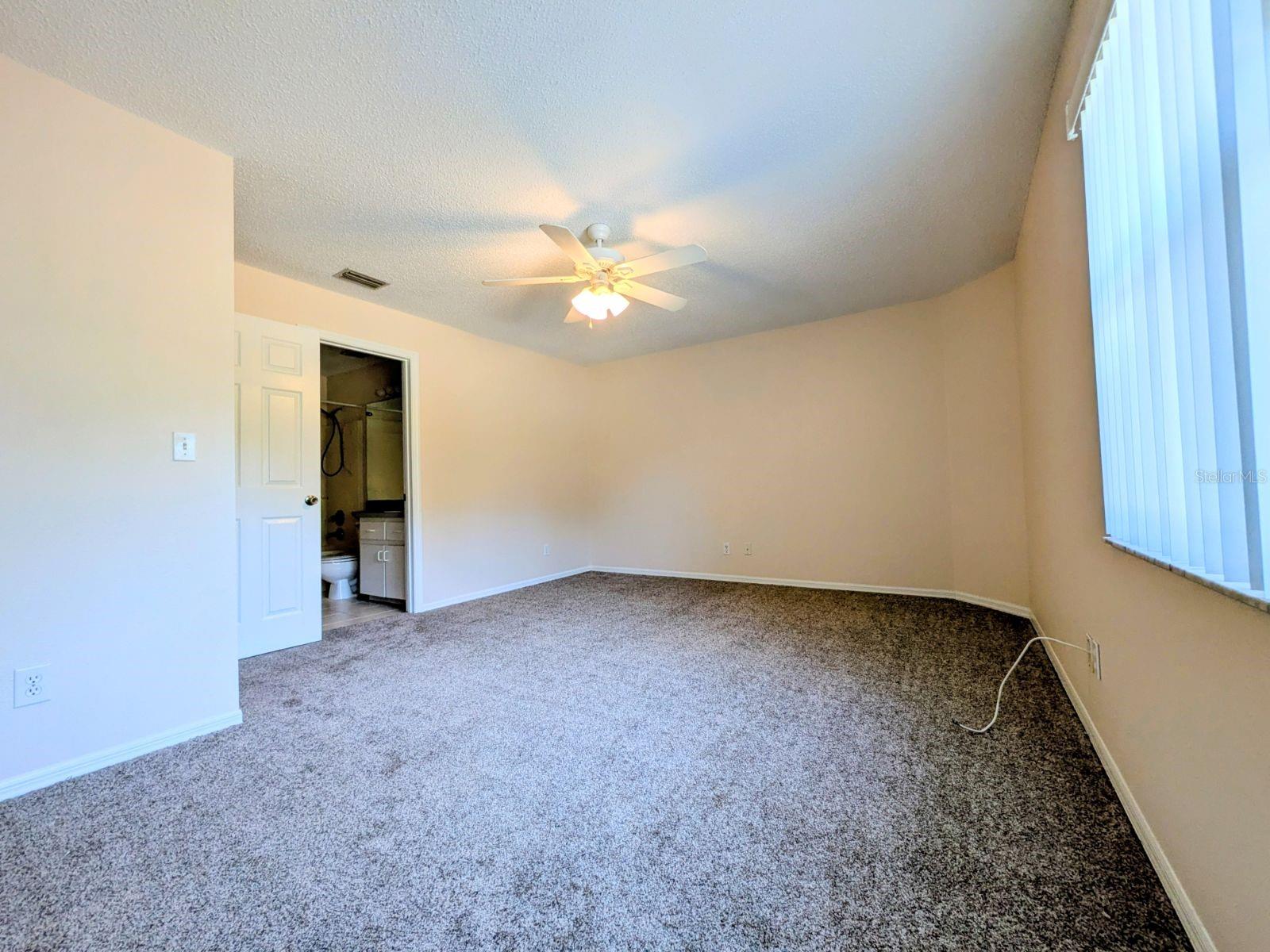 Image 9 of 12 For 2376 Isle Royale Court Se