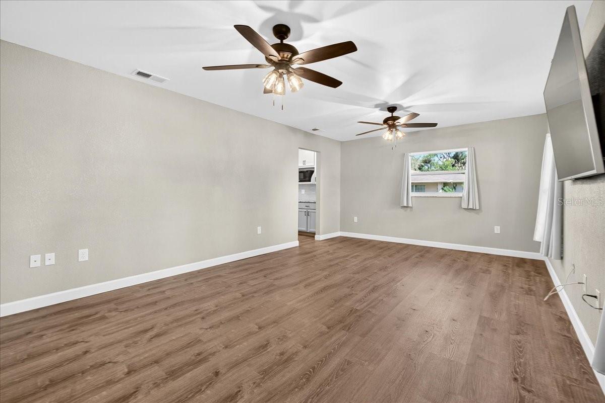 Image 11 of 43 For 234 Coleman Drive E