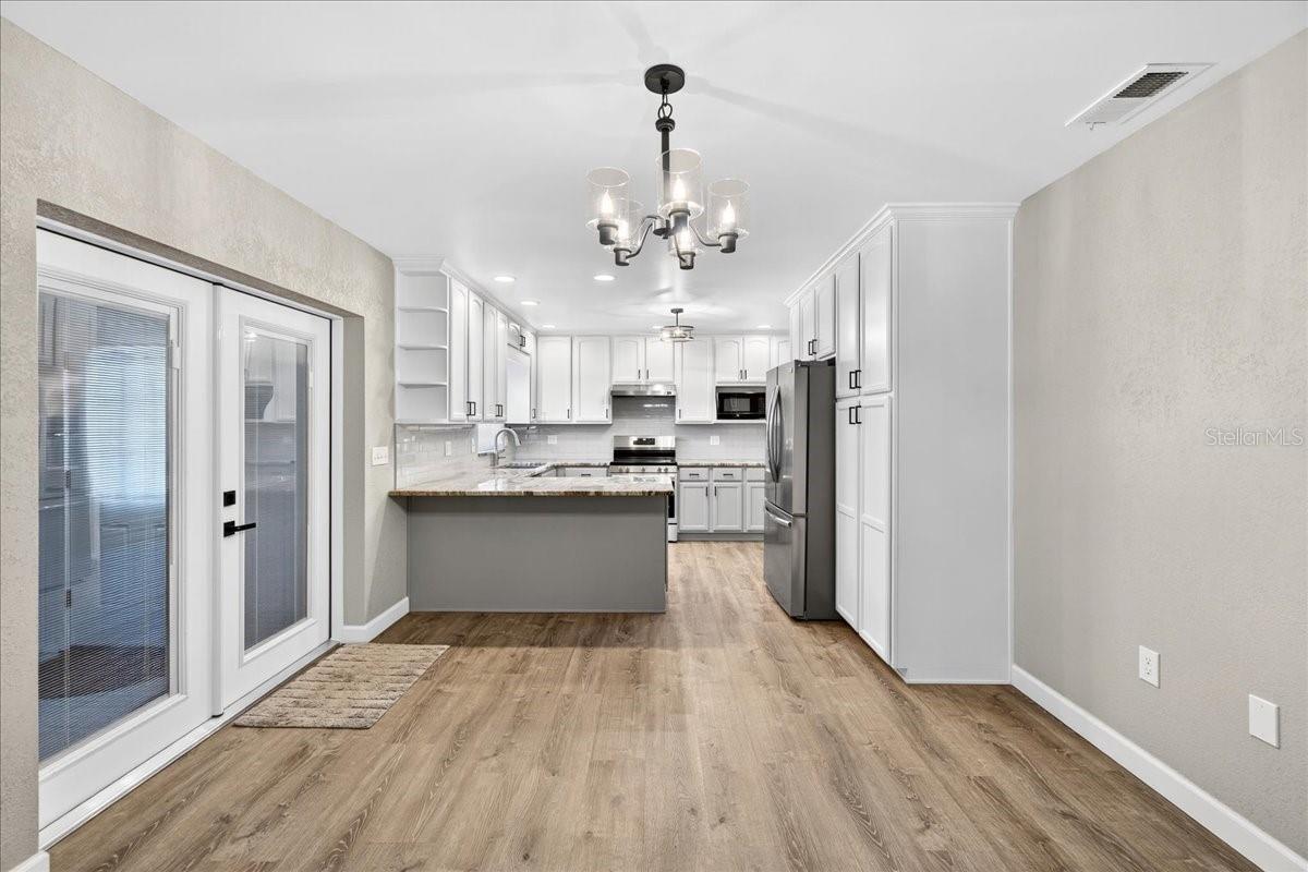 Image 21 of 43 For 234 Coleman Drive E