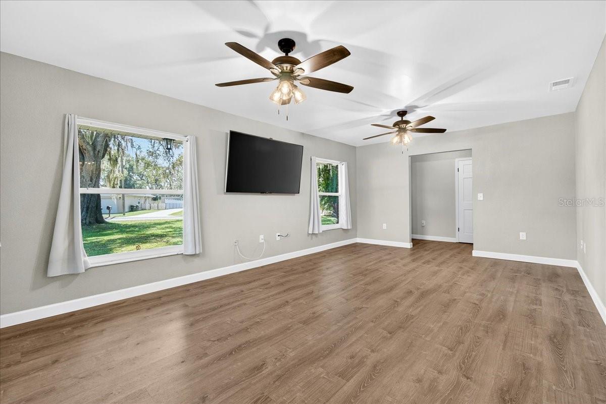 Image 9 of 43 For 234 Coleman Drive E