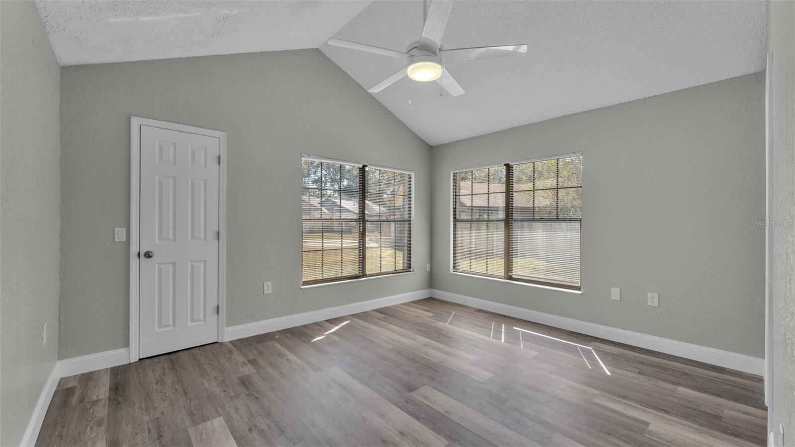 Image 11 of 14 For 704 Highland Gardens Lane