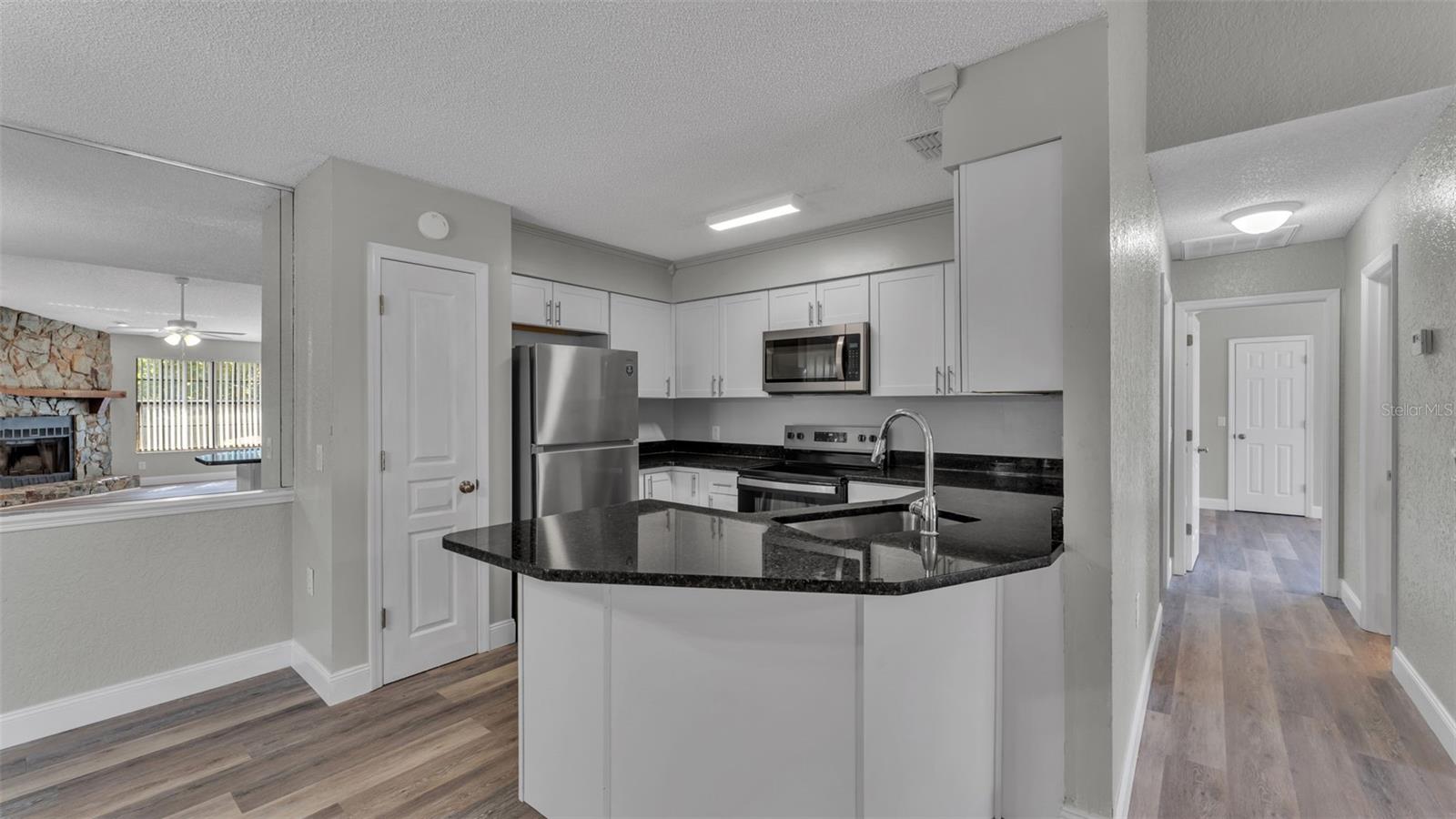 Image 5 of 14 For 704 Highland Gardens Lane