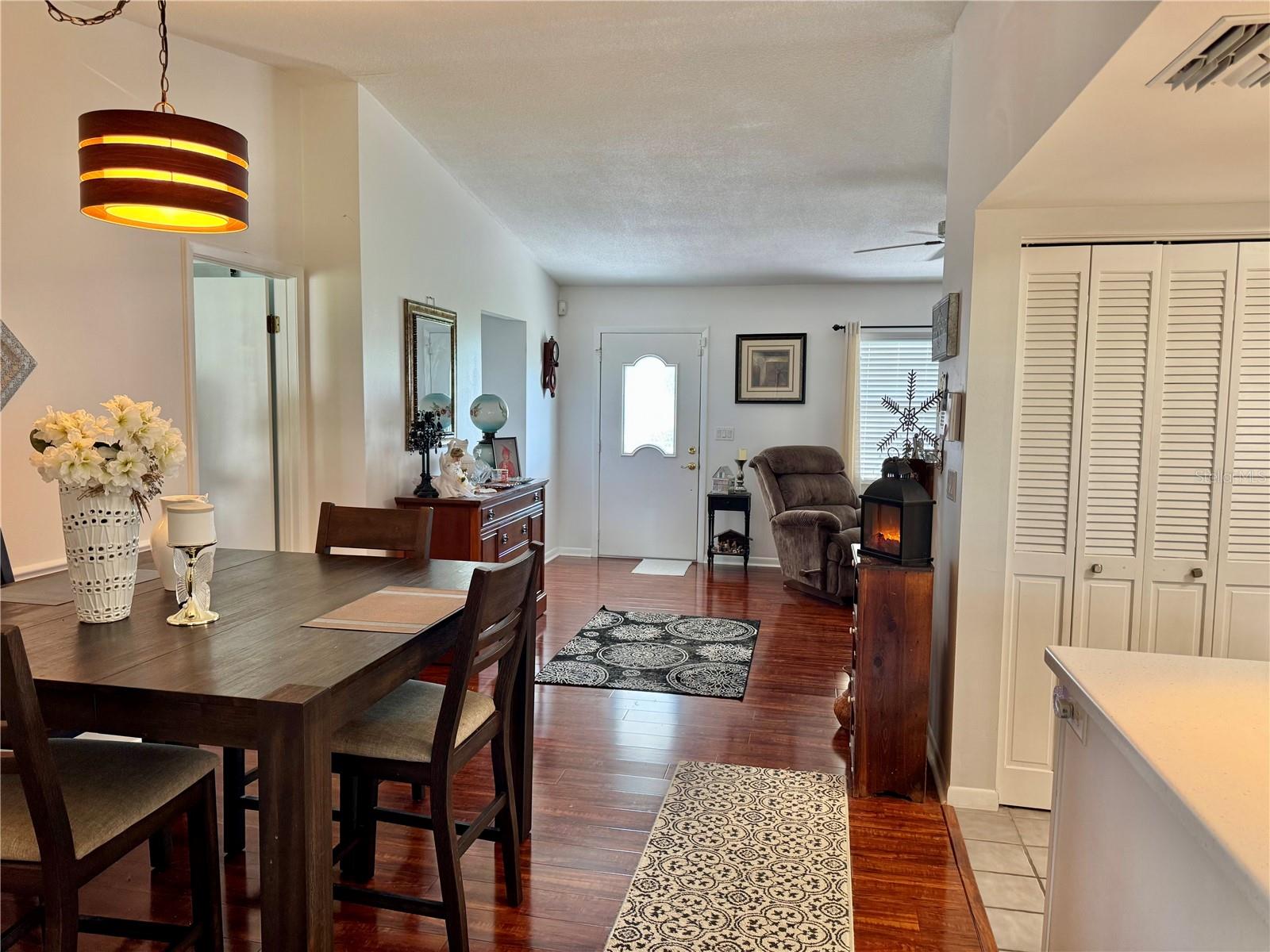 Image 5 of 17 For 3401 Divot Road