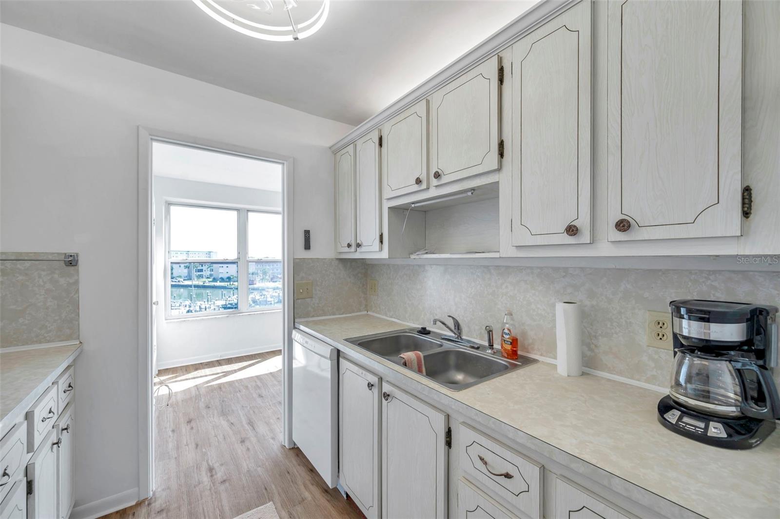 Image 11 of 28 For 5925 Shore Boulevard S 406