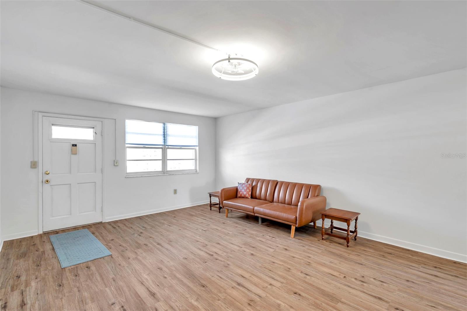 Image 14 of 28 For 5925 Shore Boulevard S 406