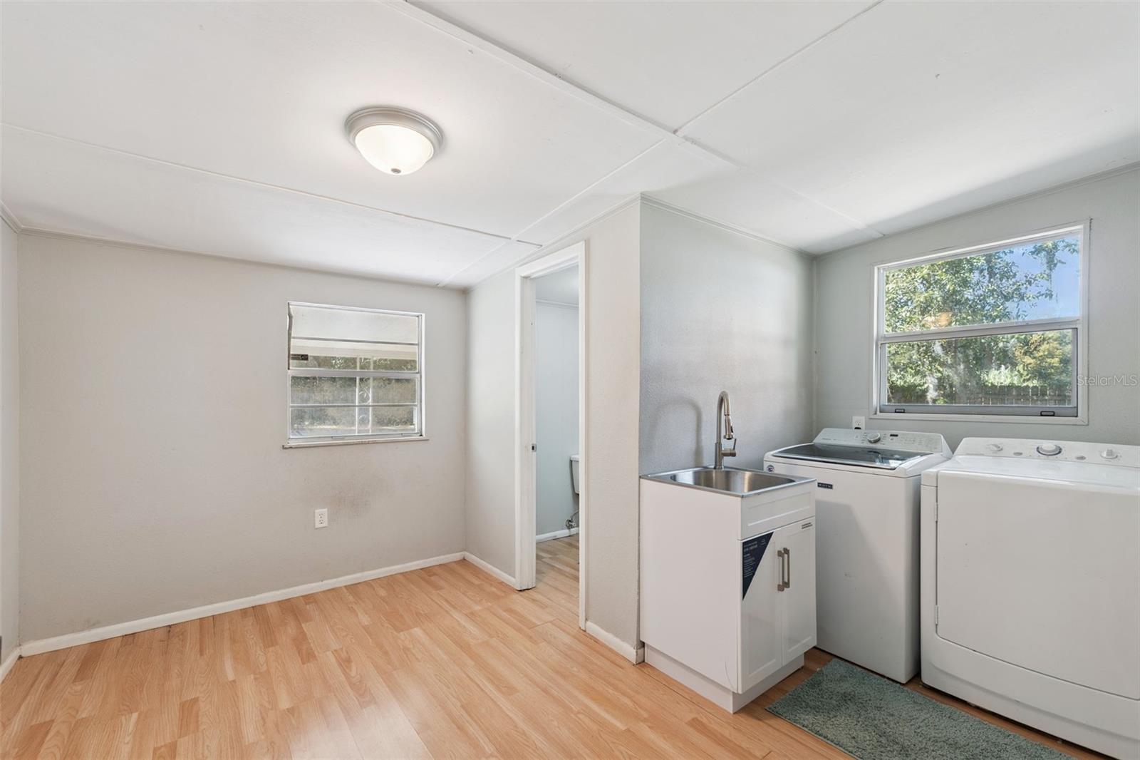 Image 19 of 29 For 2698 Old Dixie Highway