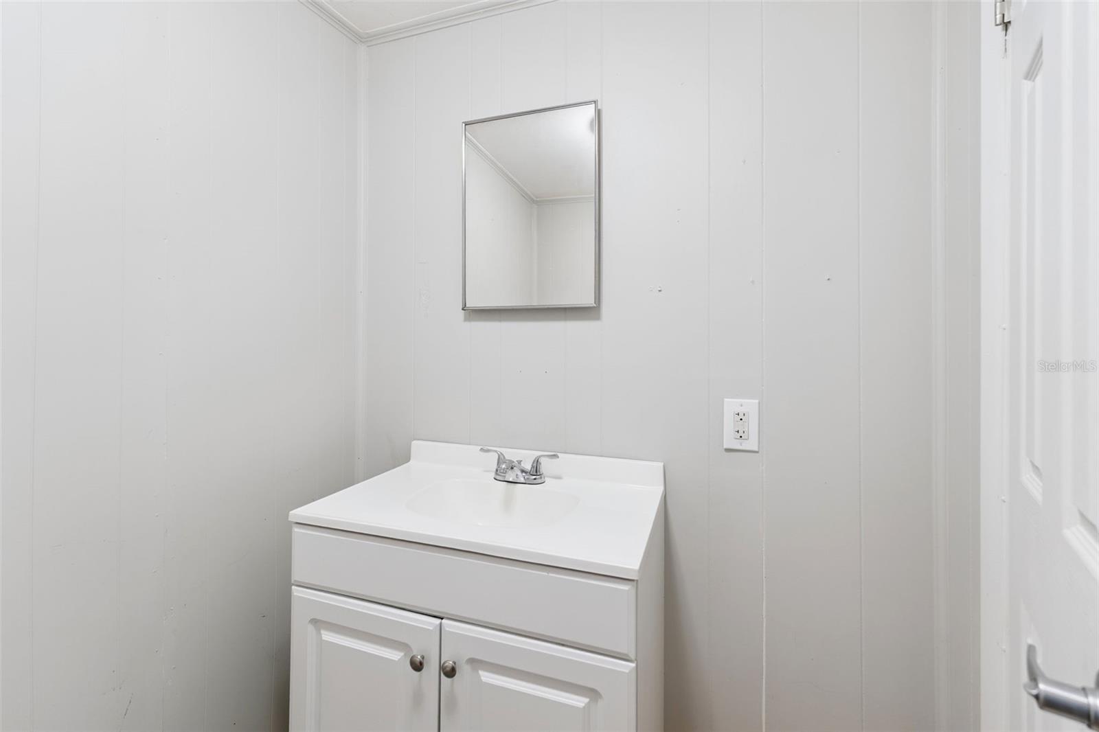 Image 20 of 29 For 2698 Old Dixie Highway