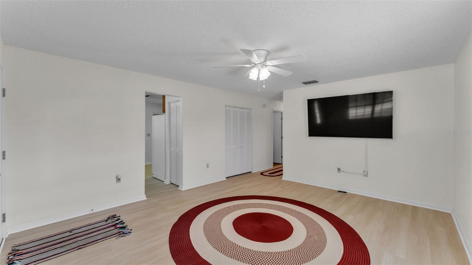 Image 10 of 28 For 16 Hendry Avenue