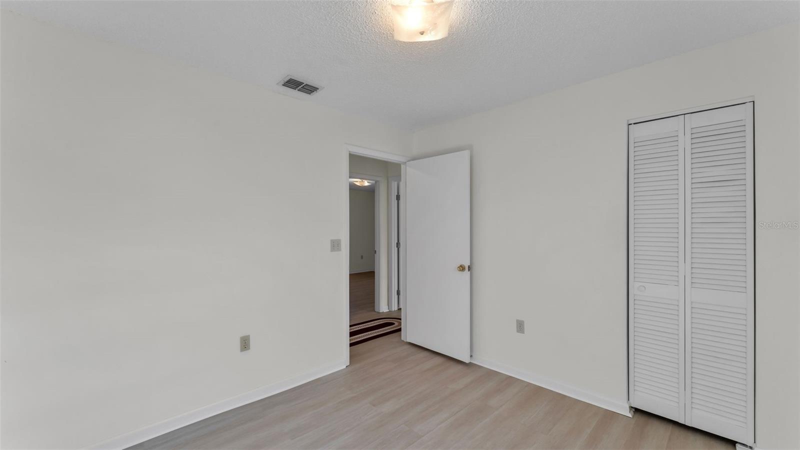 Image 14 of 28 For 16 Hendry Avenue