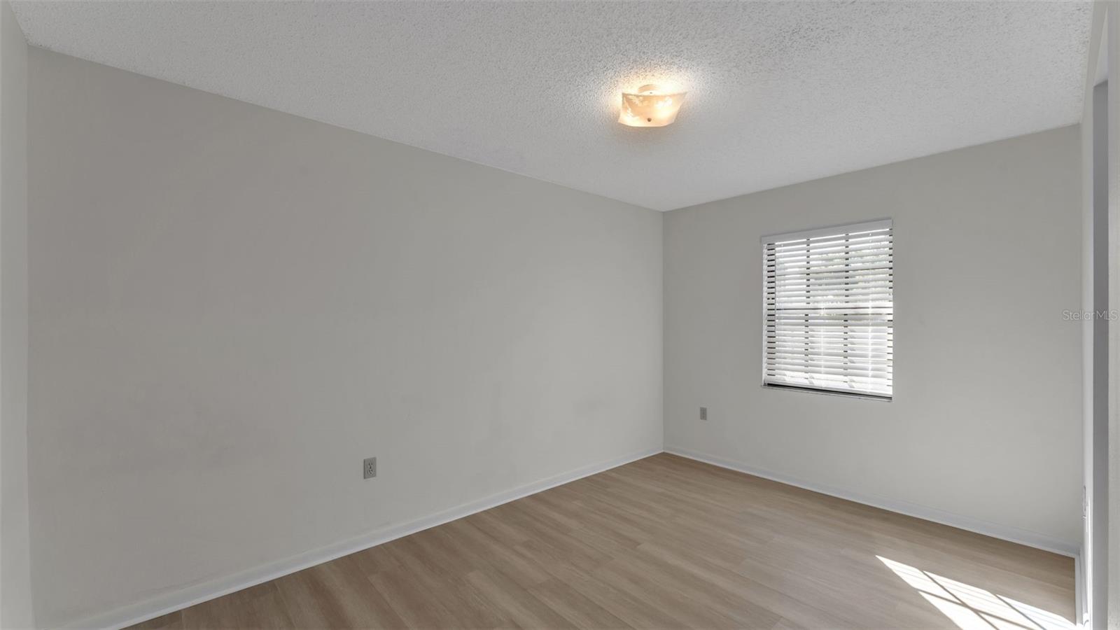 Image 15 of 28 For 16 Hendry Avenue