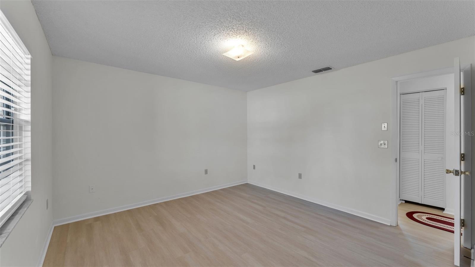 Image 18 of 28 For 16 Hendry Avenue