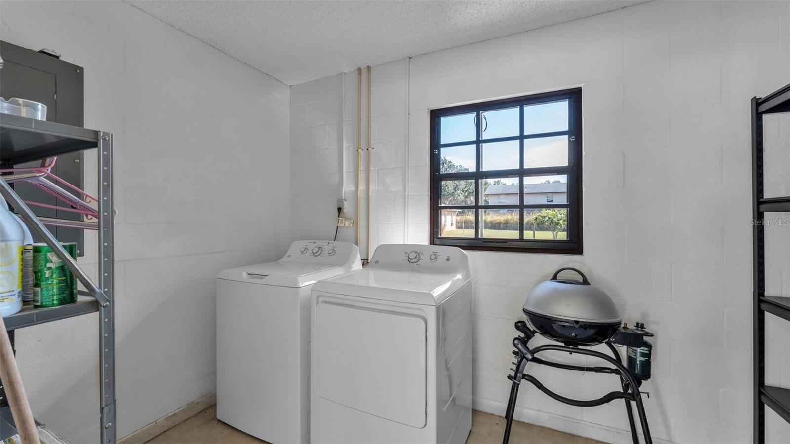 Image 19 of 28 For 16 Hendry Avenue