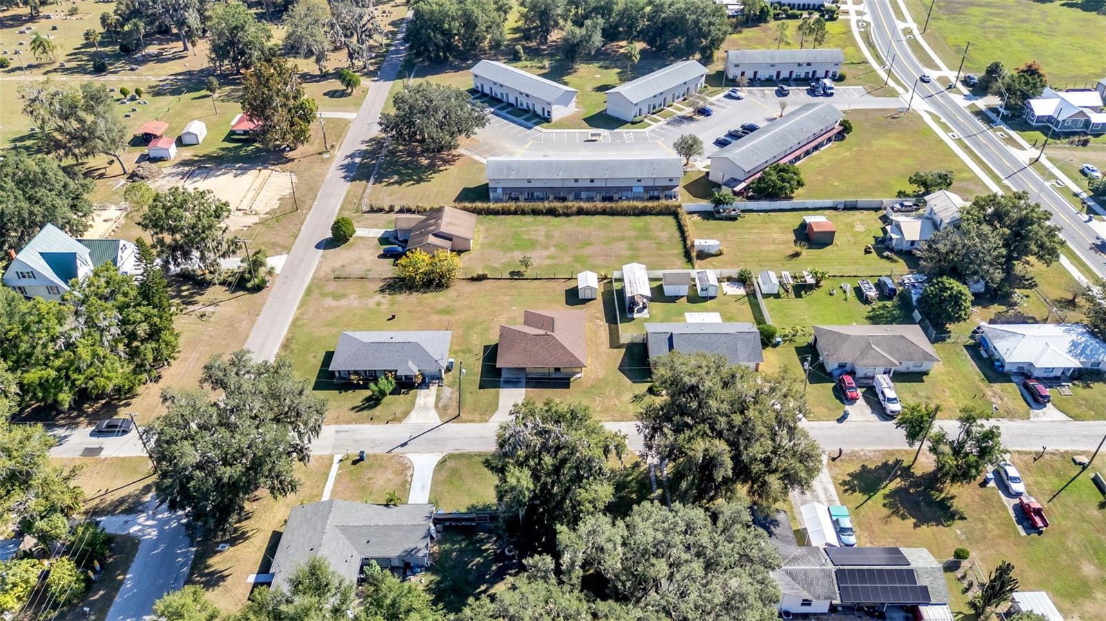 Image 24 of 28 For 16 Hendry Avenue