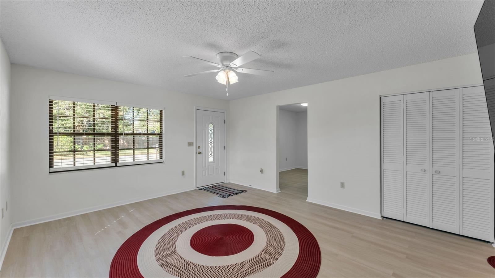 Image 8 of 28 For 16 Hendry Avenue