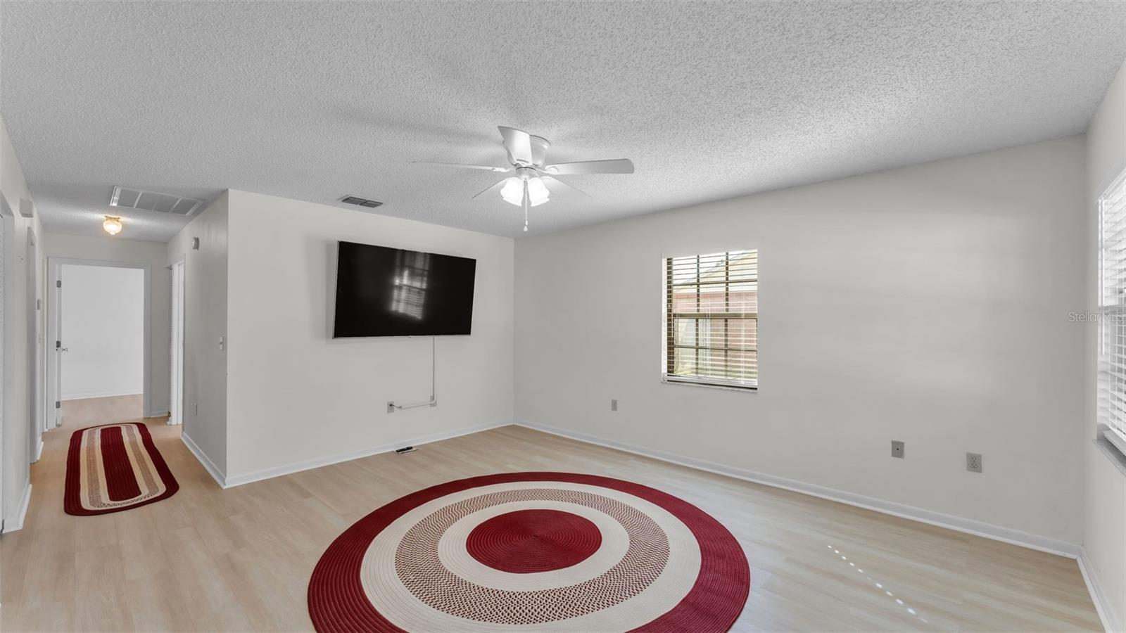 Image 9 of 28 For 16 Hendry Avenue