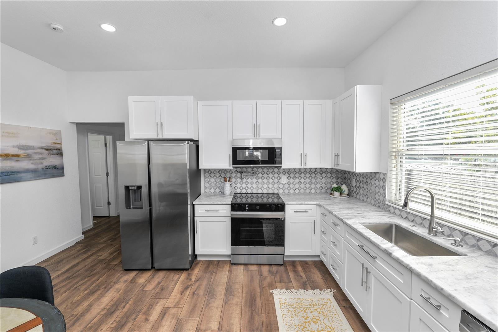 Listing photo id 8 for 503 Renfro Street