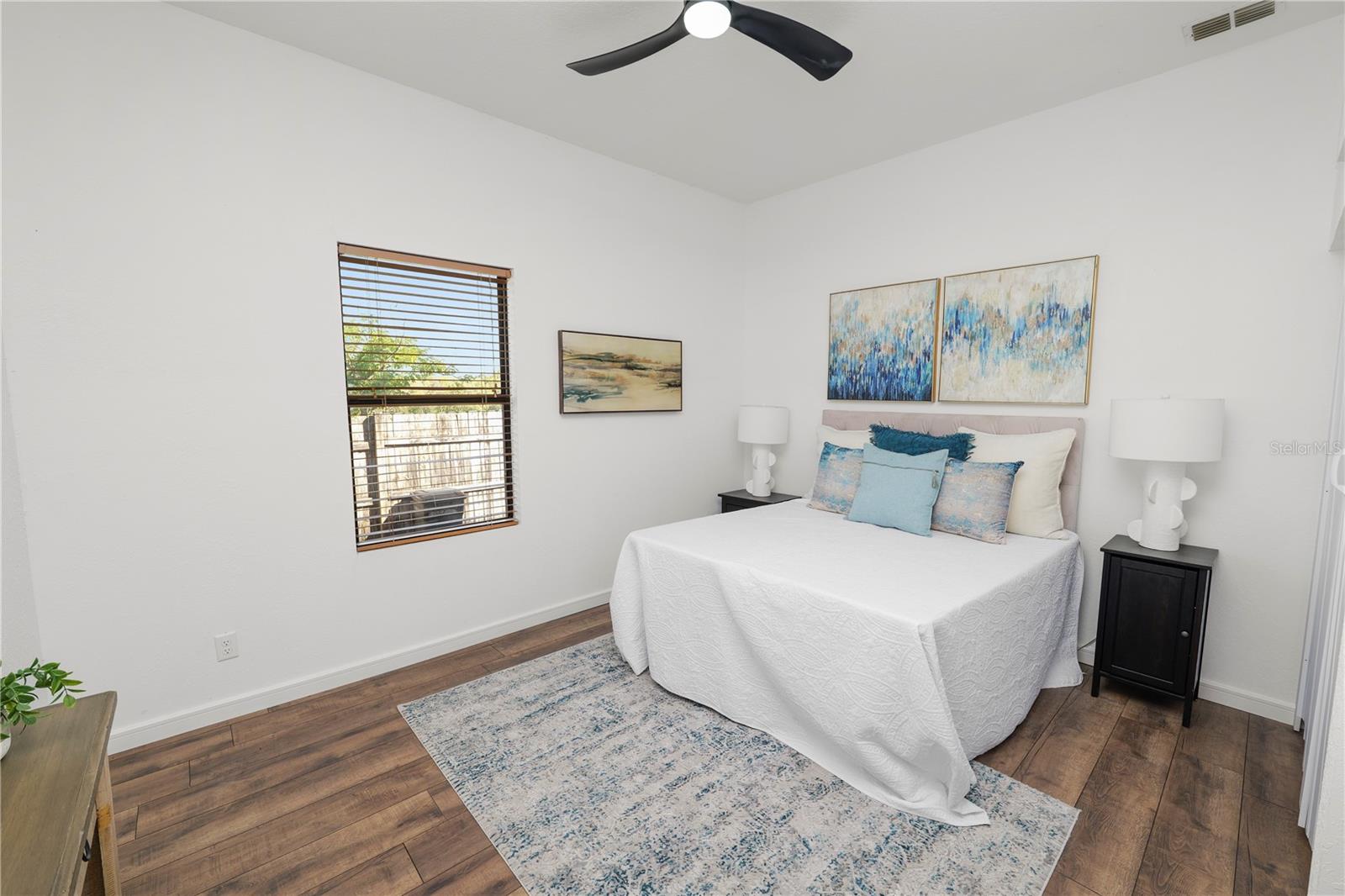 Listing photo id 14 for 503 Renfro Street