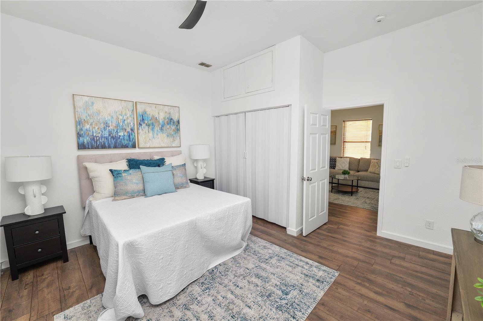 Listing photo id 15 for 503 Renfro Street