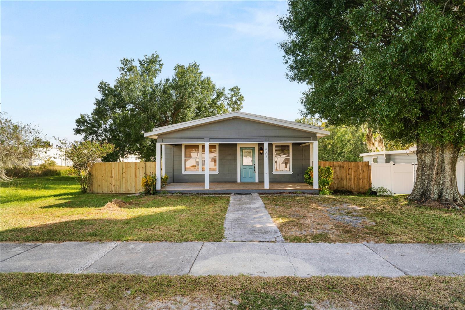 Listing photo id 0 for 503 Renfro Street