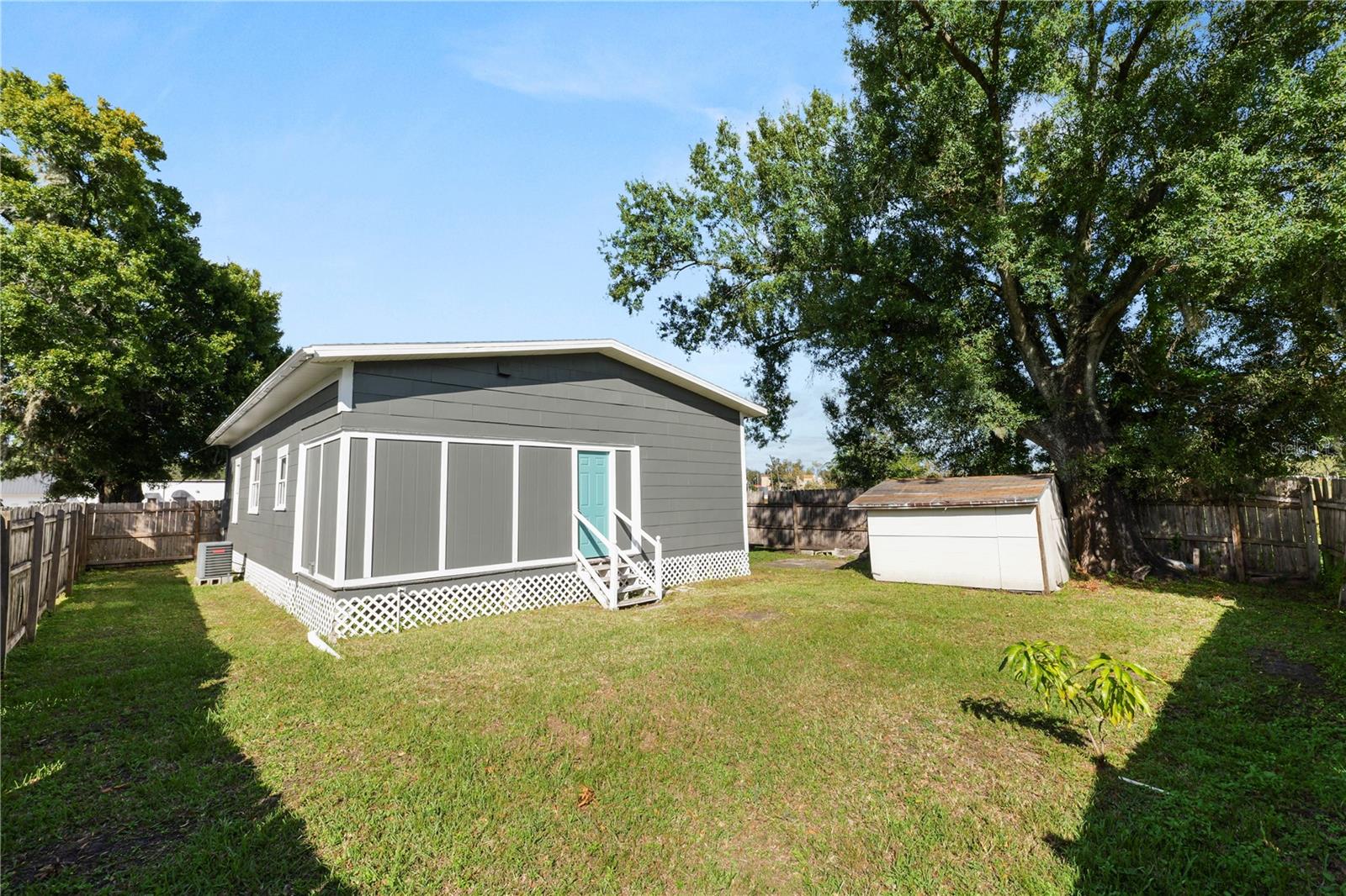 Listing photo id 26 for 503 Renfro Street