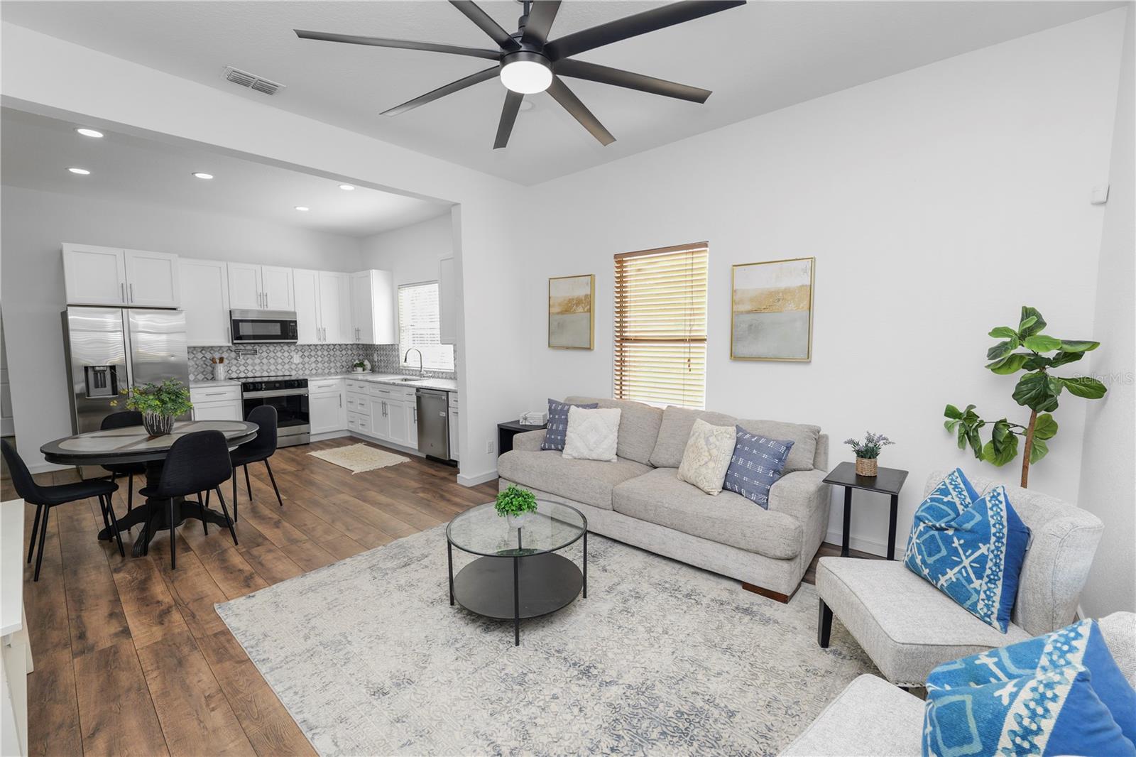 Listing photo id 3 for 503 Renfro Street