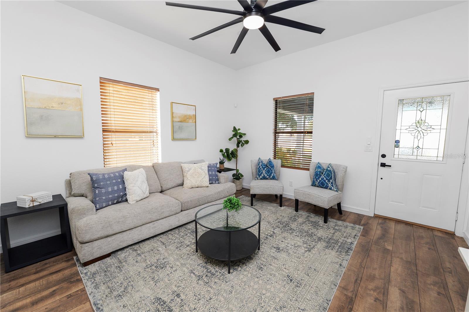 Listing photo id 4 for 503 Renfro Street