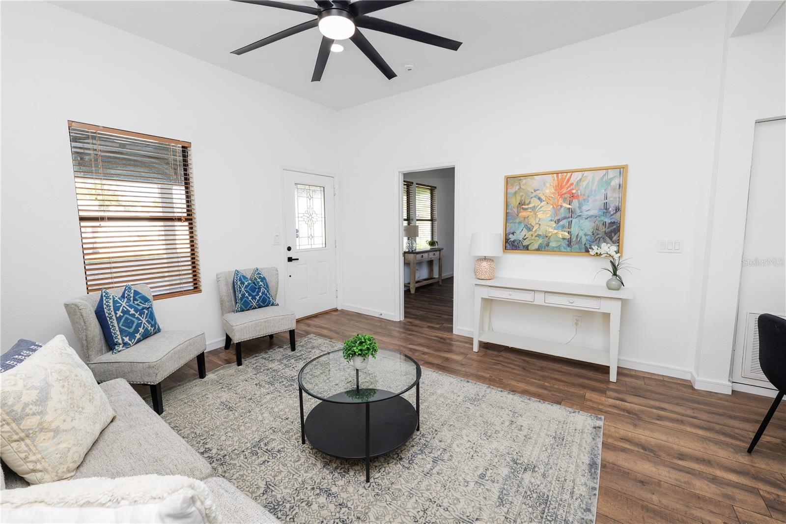 Listing photo id 6 for 503 Renfro Street