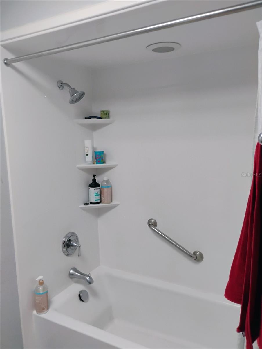 Image 8 of 33 For 4515 Orangewood Loop E