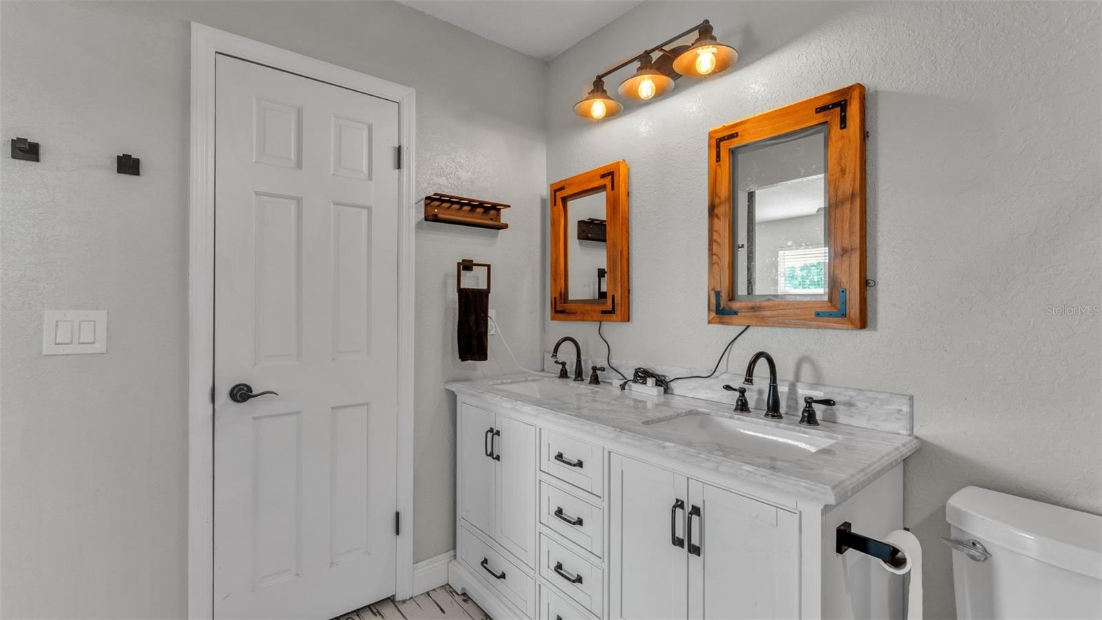 Image 28 of 49 For 5826 Fussell Road