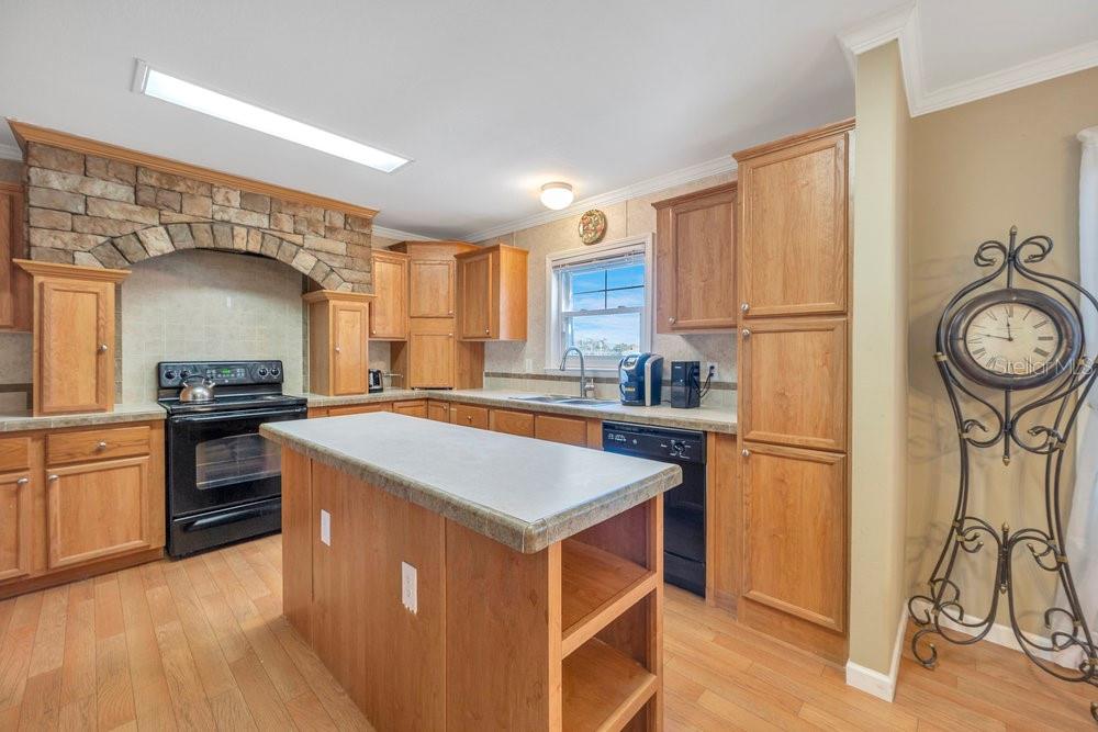 Image 11 of 37 For 223 Martin Drive