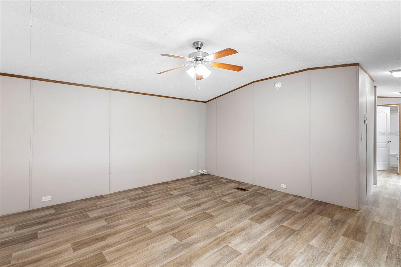 Image 23 of 49 For 2530 Cresap Street