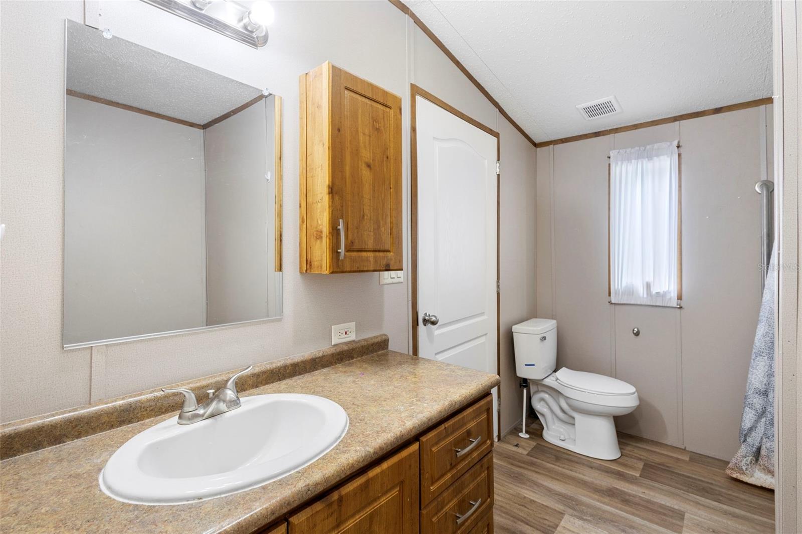 Image 33 of 49 For 2530 Cresap Street