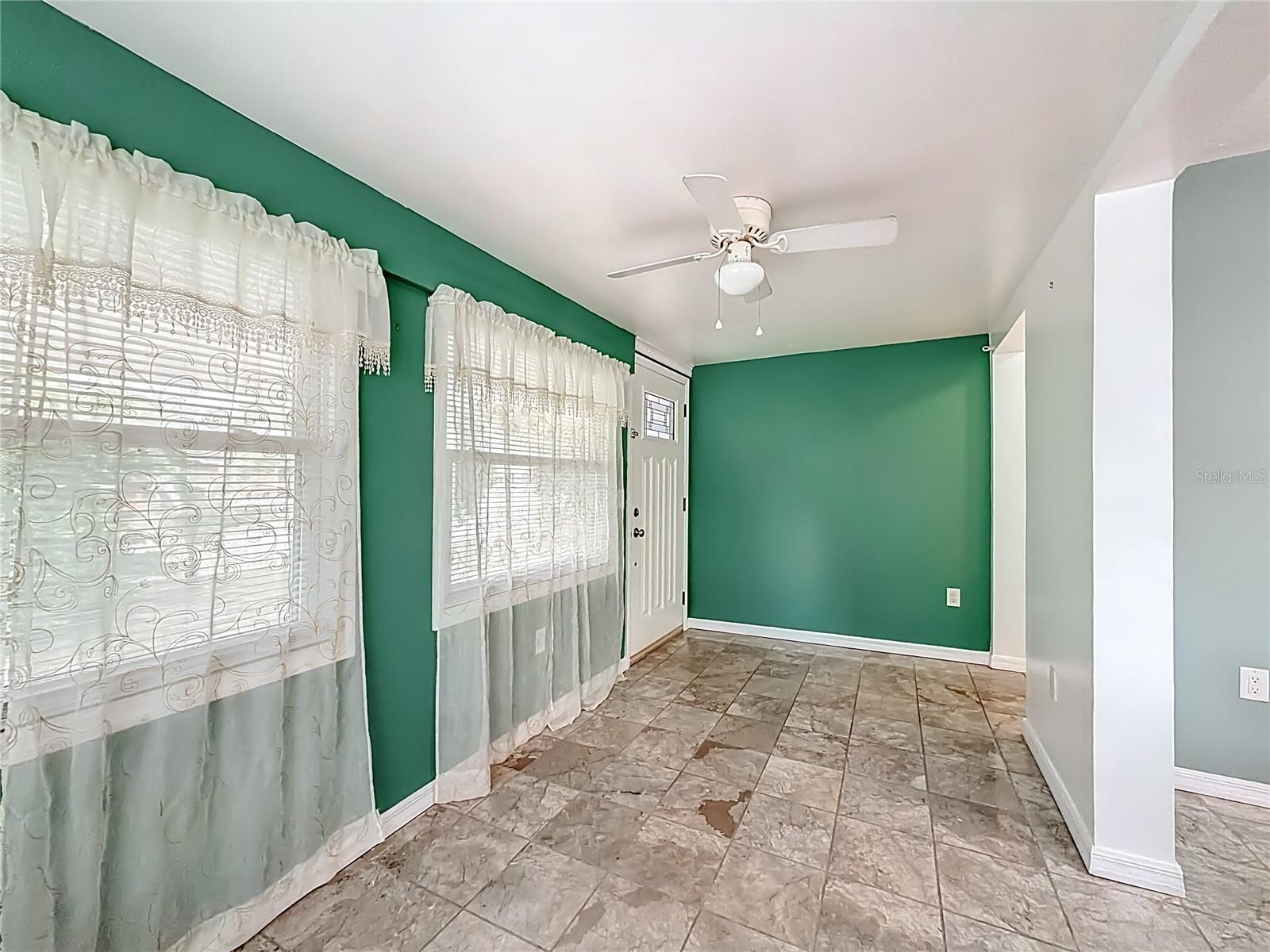 Image 11 of 44 For 533 Scenic Highway