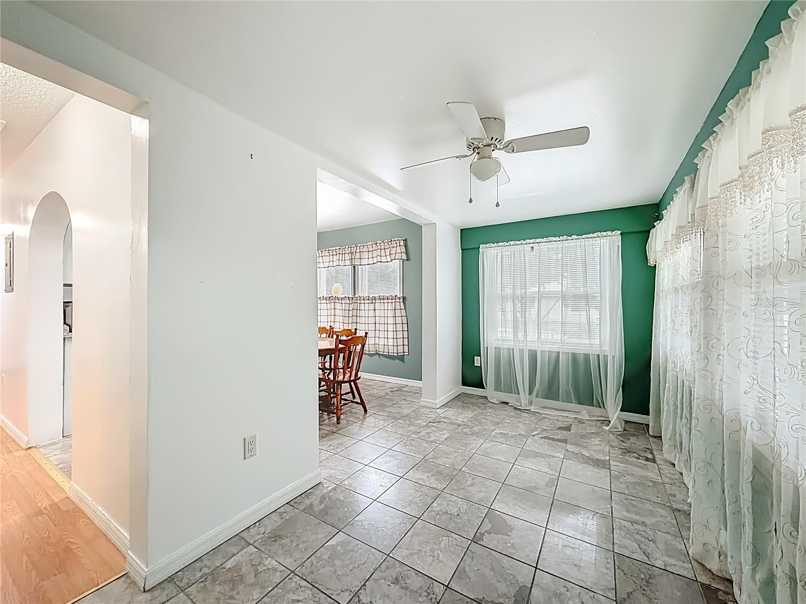 Image 12 of 44 For 533 Scenic Highway