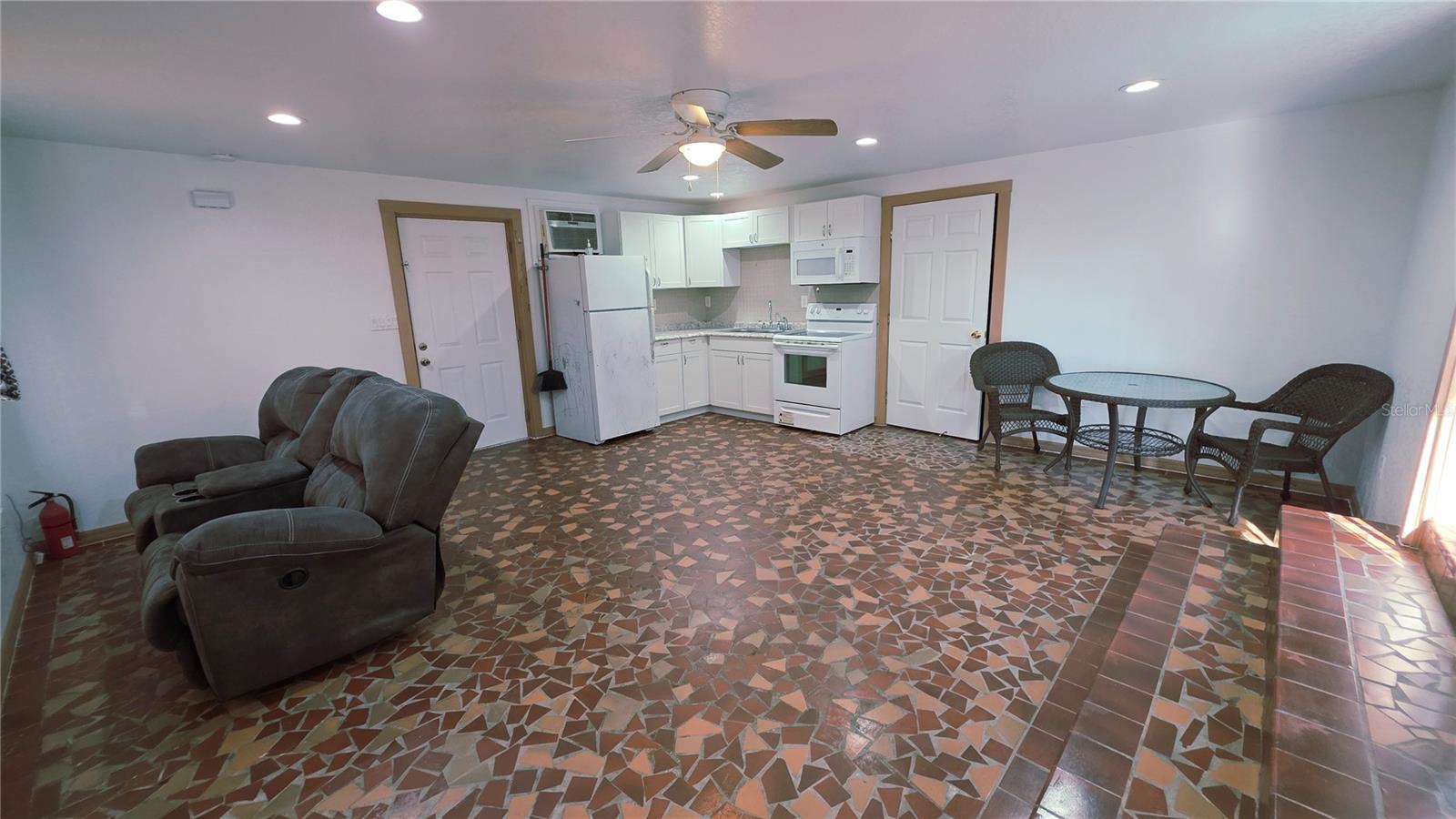 Image 34 of 44 For 533 Scenic Highway