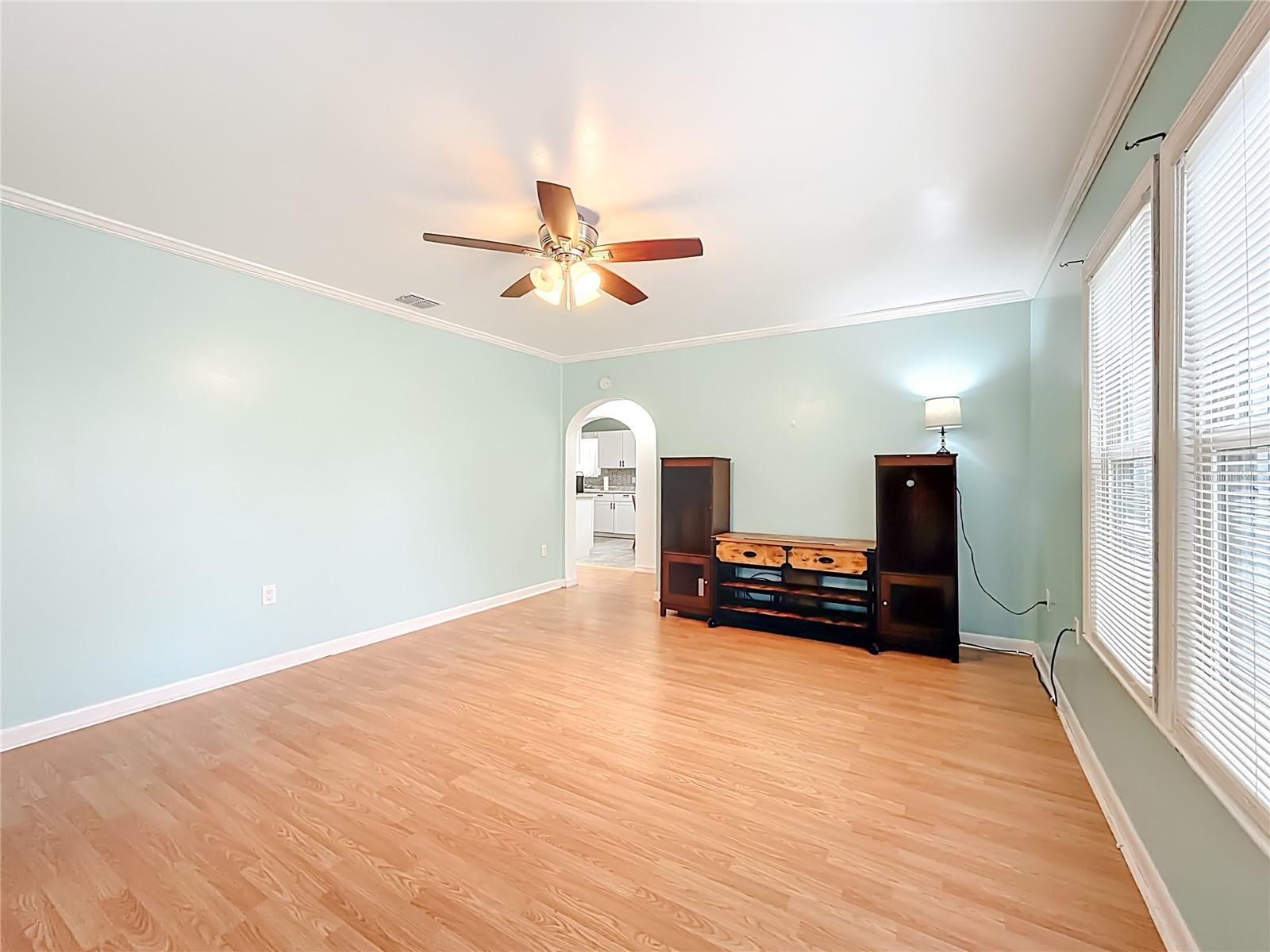 Image 9 of 44 For 533 Scenic Highway