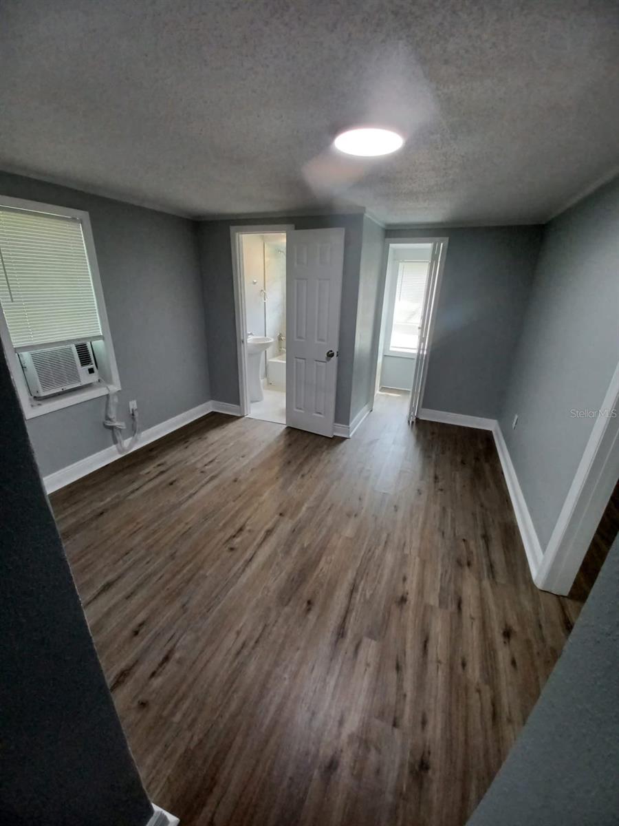 Image 17 of 28 For 1125 Olive Street