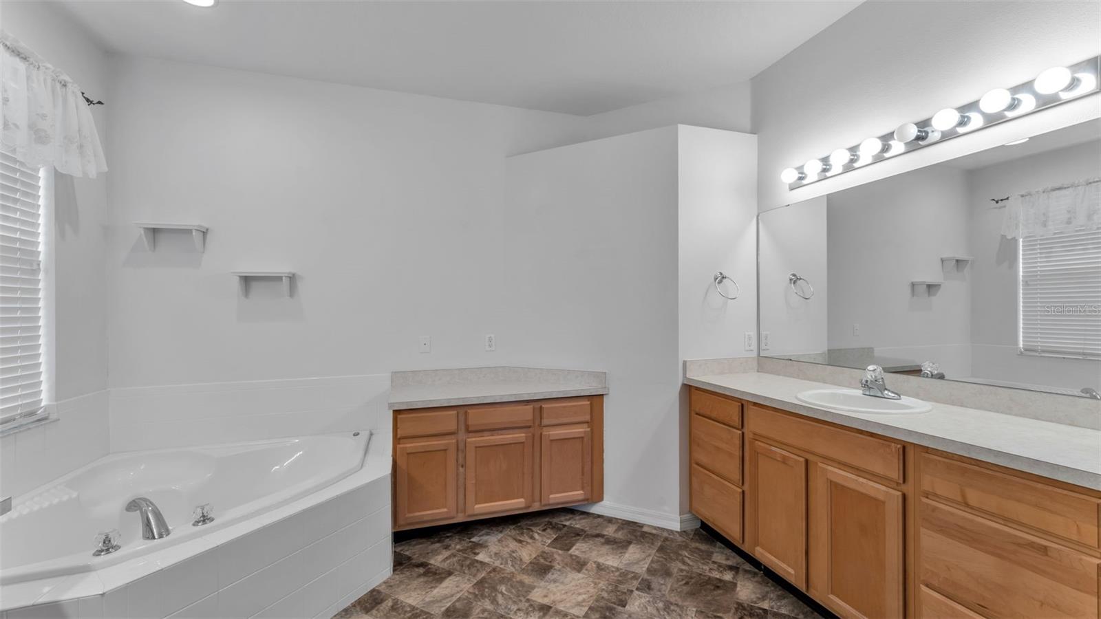 Image 21 of 37 For 4268 Windchime Lane