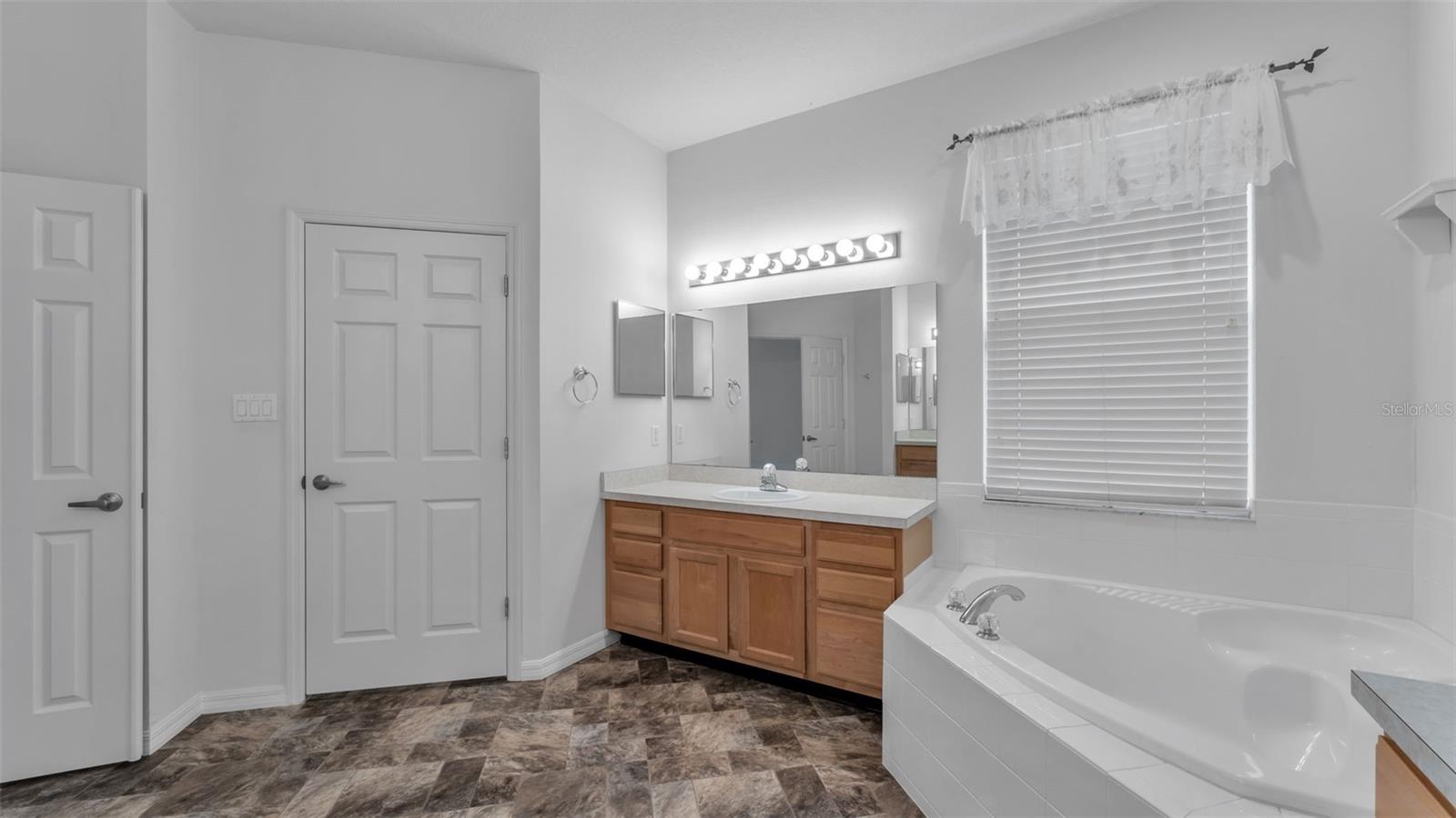 Image 22 of 37 For 4268 Windchime Lane