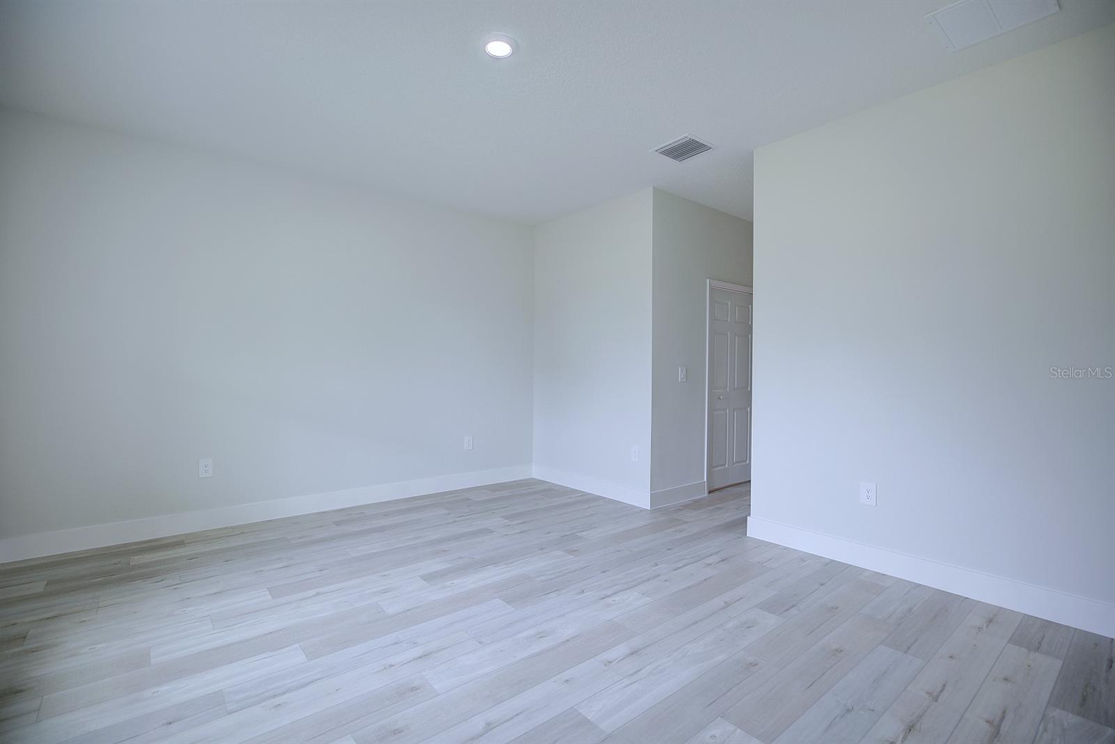 Image 15 of 33 For 4900 Myrtle Beach Drive