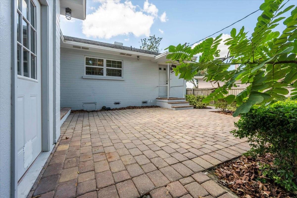 Image 38 of 43 For 2328 Woodbine Avenue