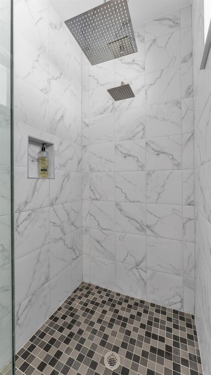 Image 16 of 38 For 5439 Orange Orchard Drive