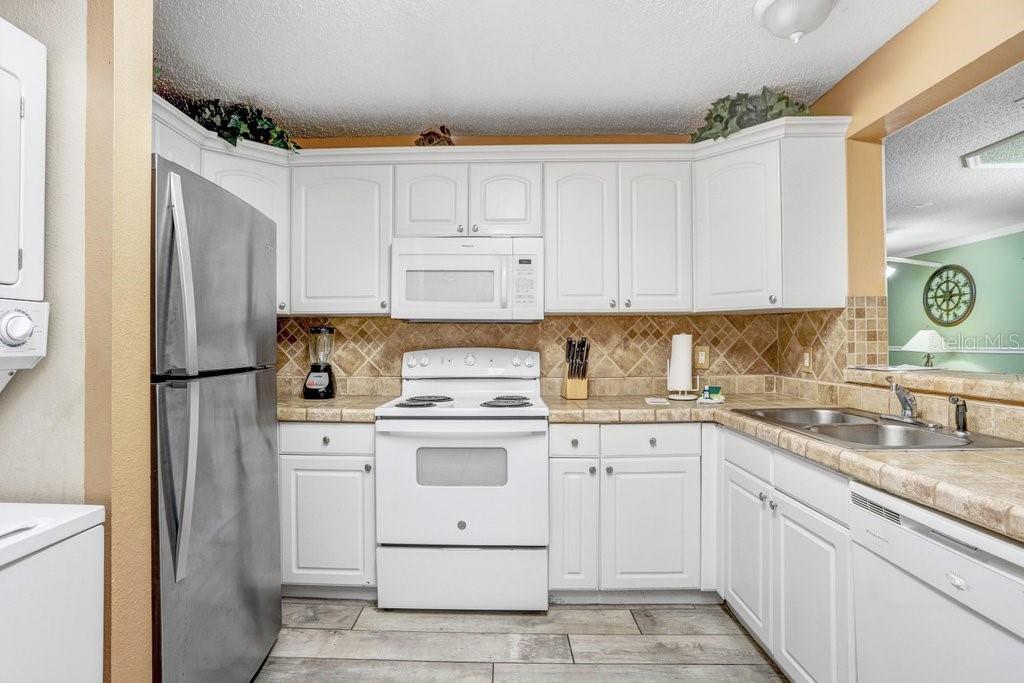 Image 9 of 37 For 8838 Coral Palms Court A