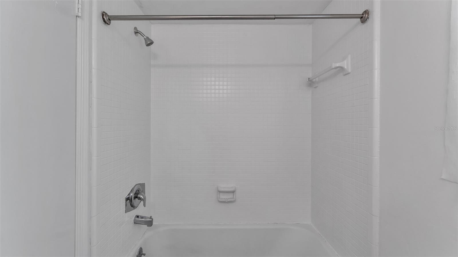 Image 17 of 29 For 1920 Edgewood Drive T5