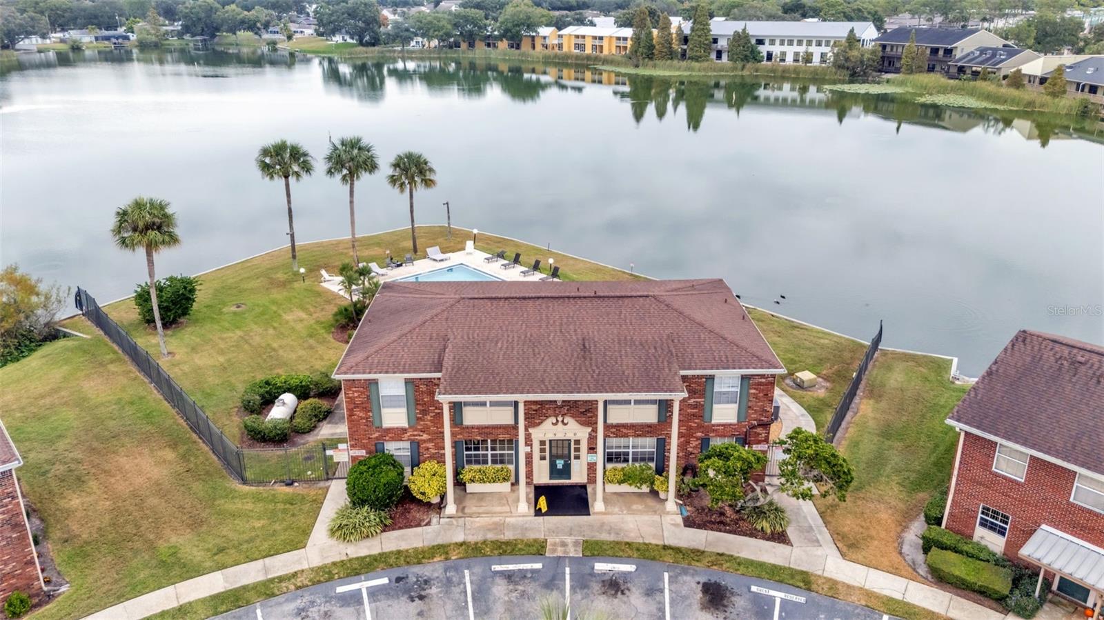 Image 23 of 29 For 1920 Edgewood Drive T5